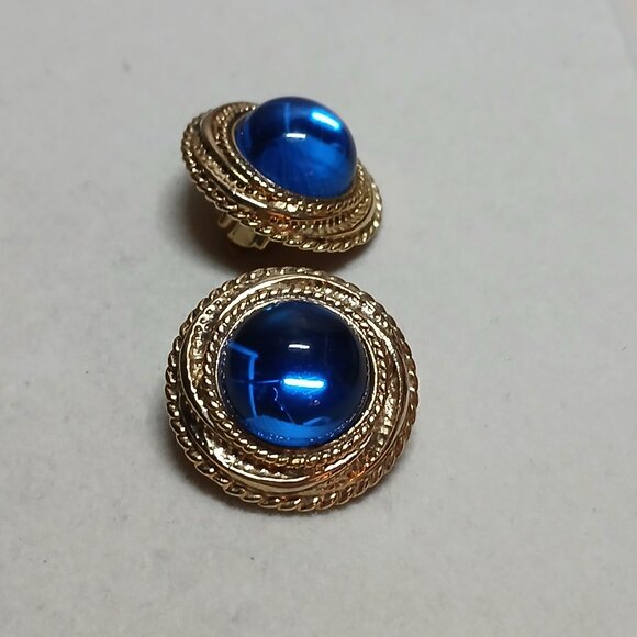 Vintage Gold Tone with Blue Stone Clip On Earrings Fashion Costume Jewelry #85 - Picture 6 of 13